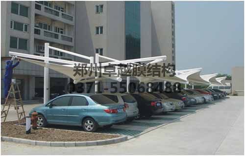 某小區膜結構車棚造型優美