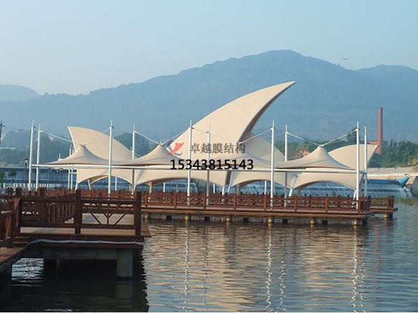 膜材料自己沒有抗壓和抗彎剛度！