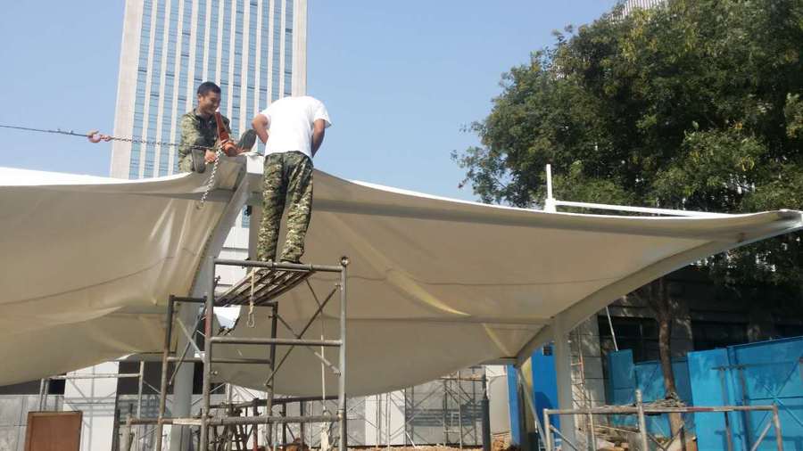 膜結構停車棚的光照性有什么優點？