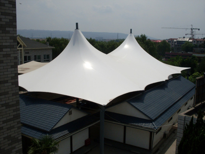 如何節省膜結構車棚的維修清理費用