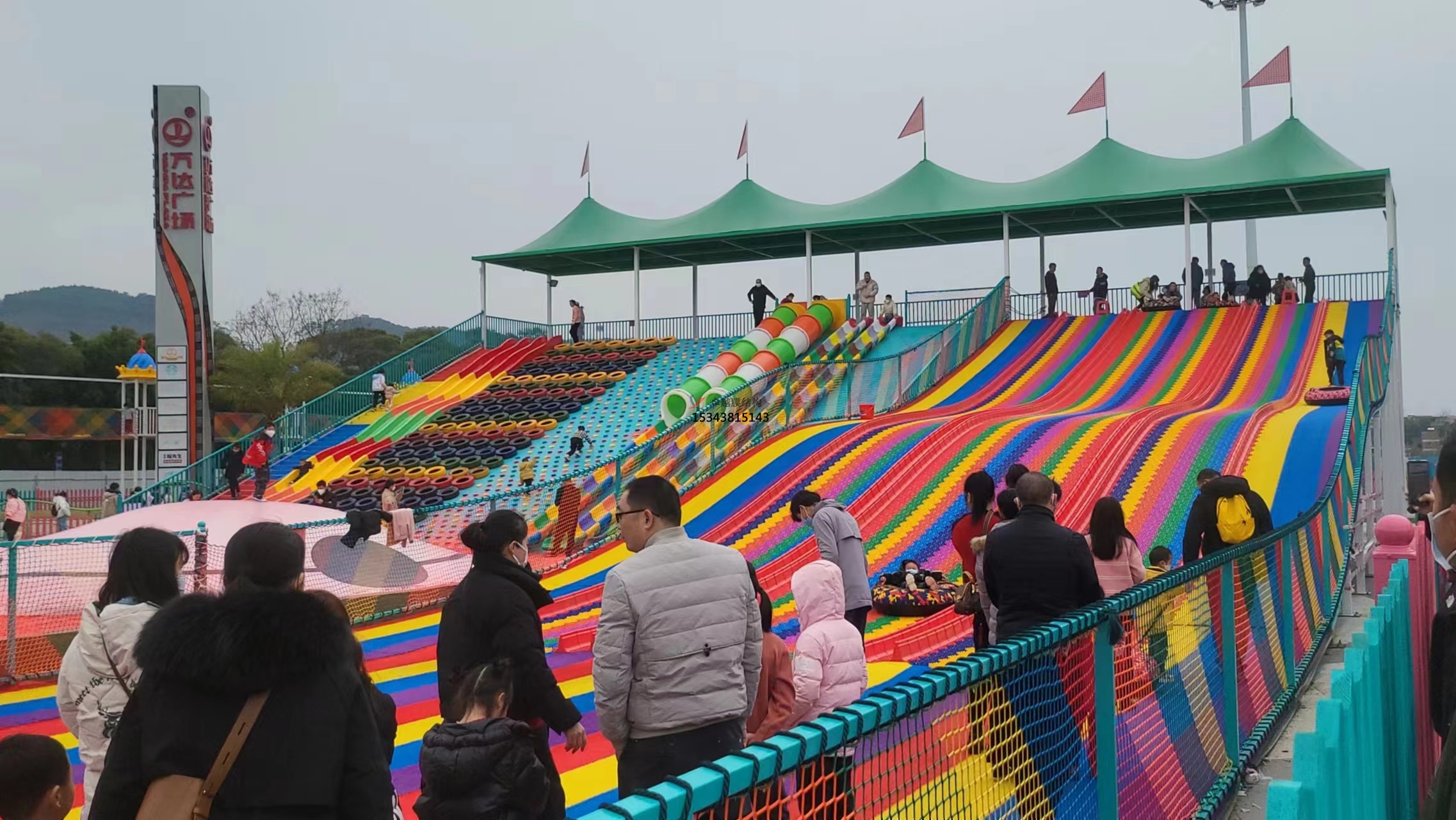  朔州滑世界橘紅色<font color='red'>張拉膜結構</font>生產