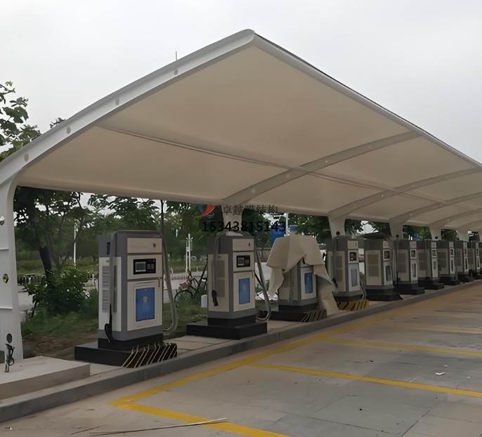 膜結構充電站安全嗎？